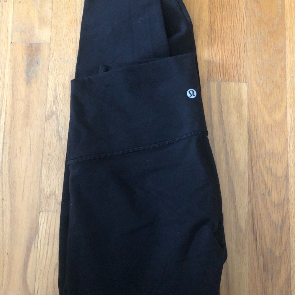 Lululemon wunder under black leggings